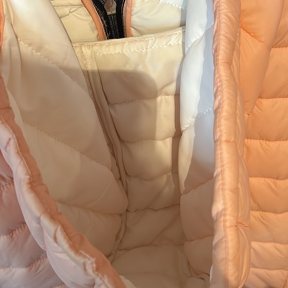 Quilted Puffer Jacket with Hood - Picture 17 of 17